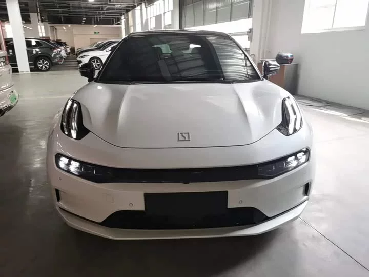 ZEEKR 001