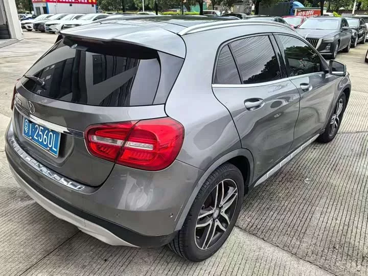 Mercedes-Benz GLA