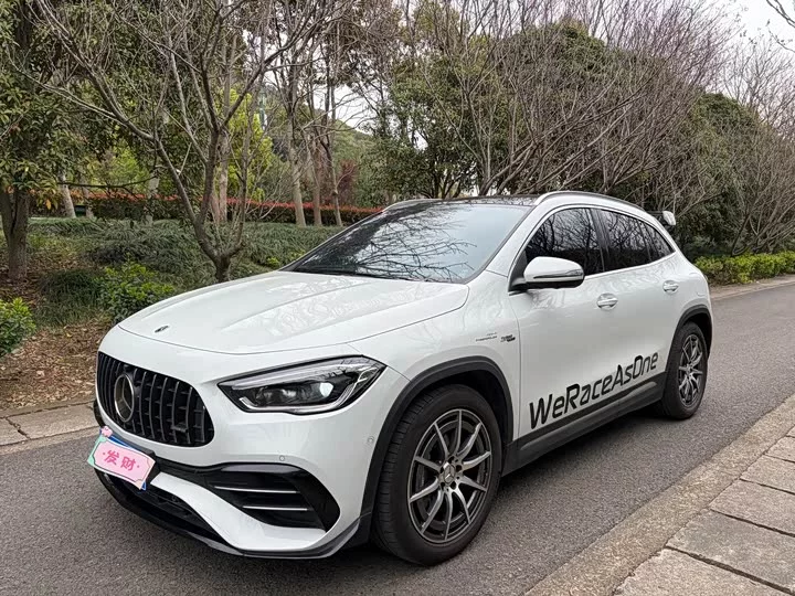 Mercedes-Benz GLA AMG