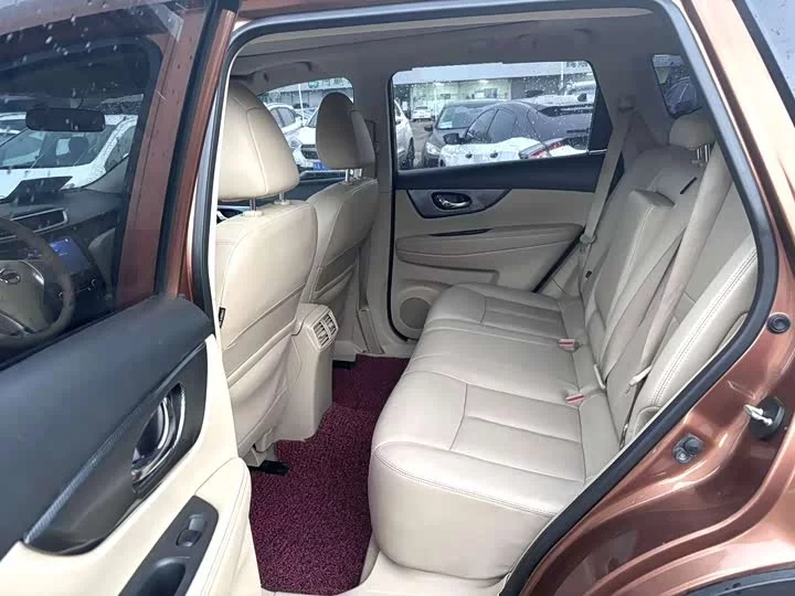 Nissan Qijun