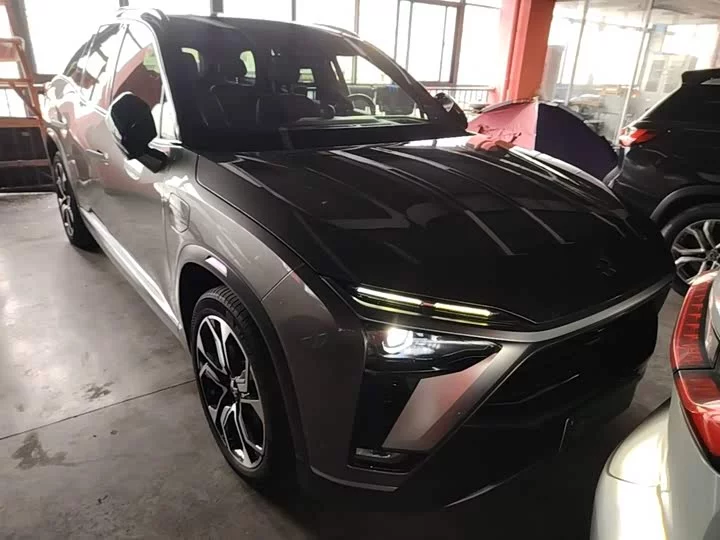NIO ES8