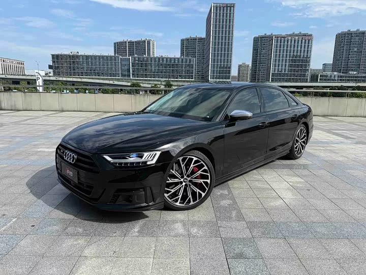 Audi S8