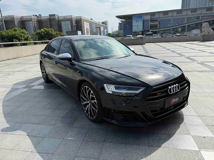 Audi S8