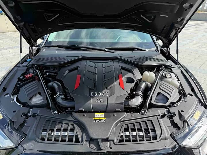 Audi S8