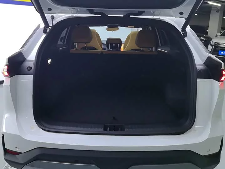 Geely Galaxy L7