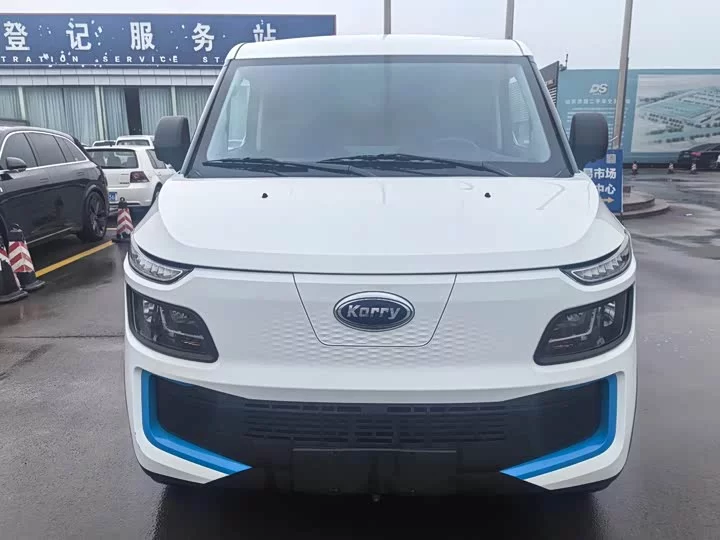 Carrier Dolphin EV