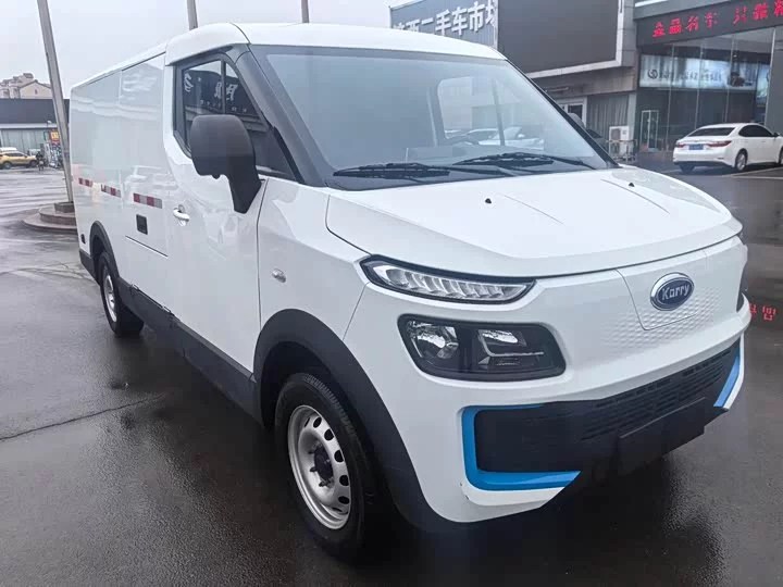 Carrier Dolphin EV
