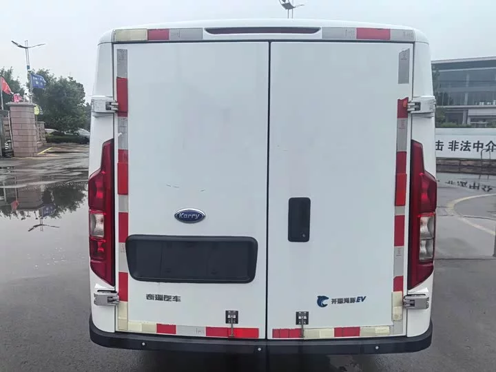 Carrier Dolphin EV