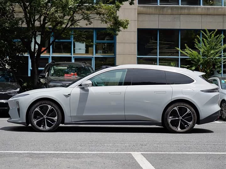 NIO ET5T