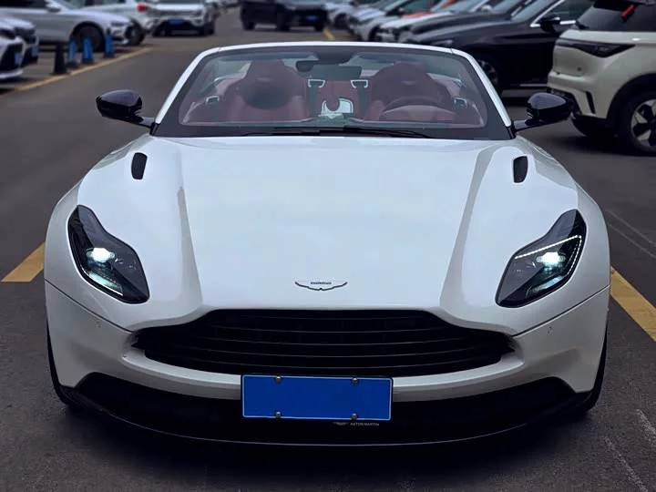 Aston Martin DB11
