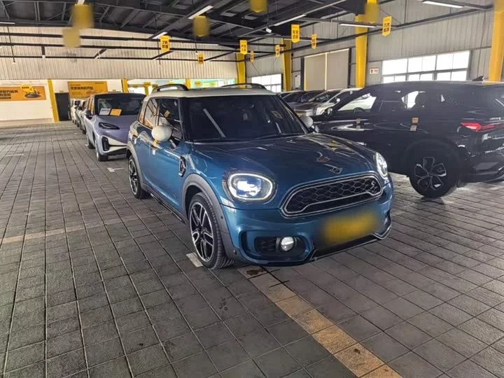 MINI COUNTRYMAN