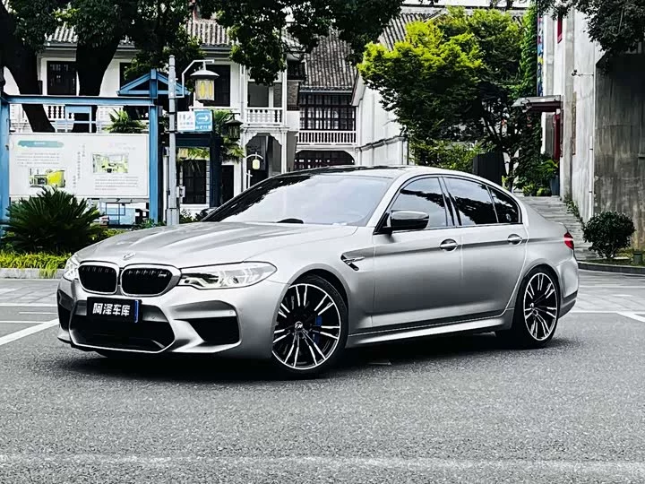 BMW M5
