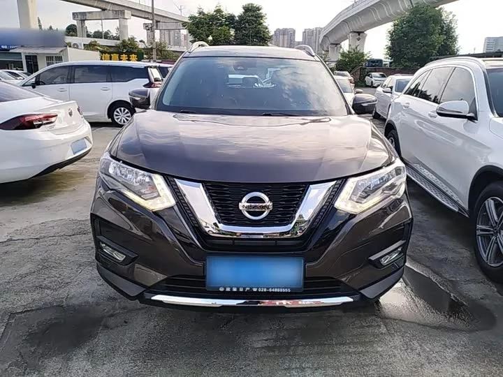 Nissan Qijun