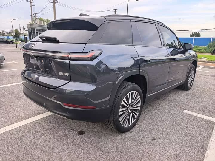 NIO ES7