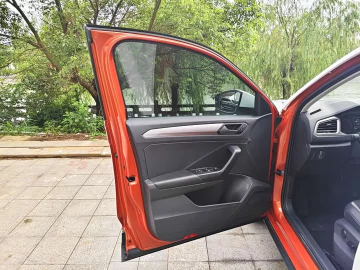 Volkswagen T-ROC Tange
