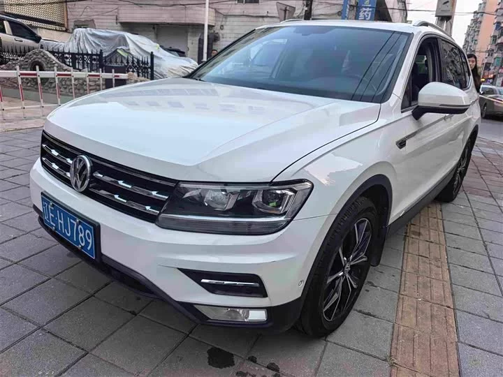 Volkswagen Tiguan L