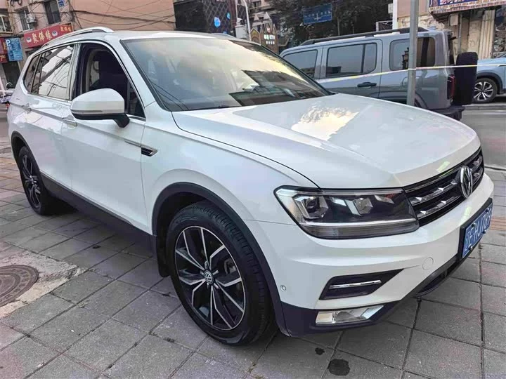 Volkswagen Tiguan L