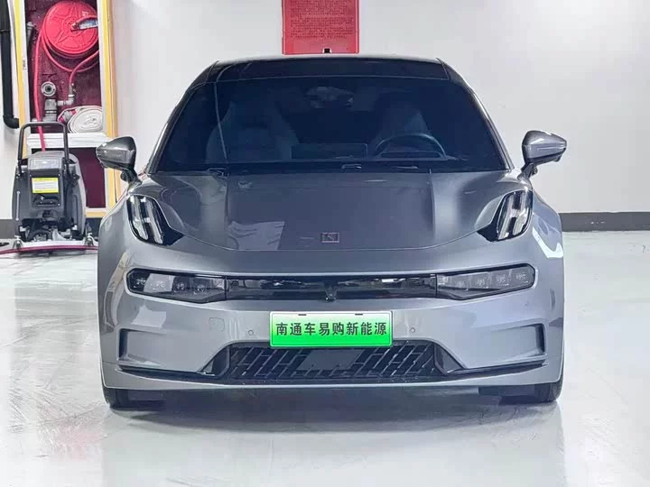 ZEEKR 001