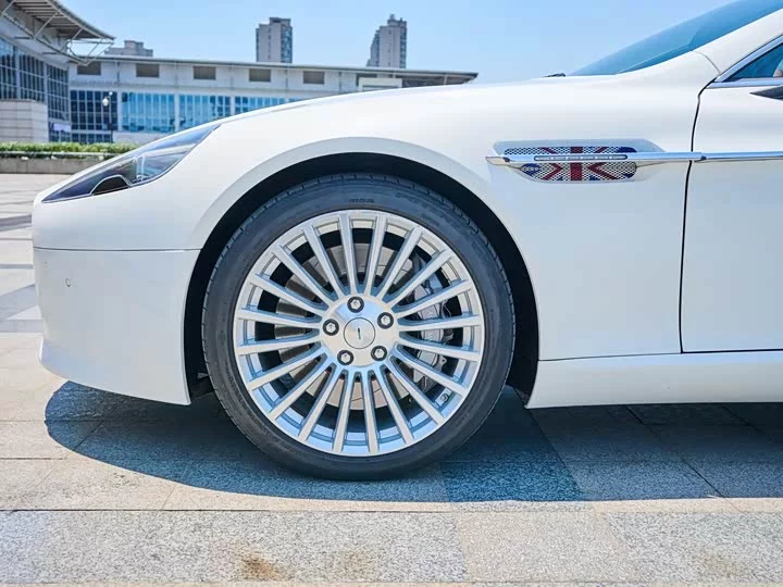 Aston Martin Rapide