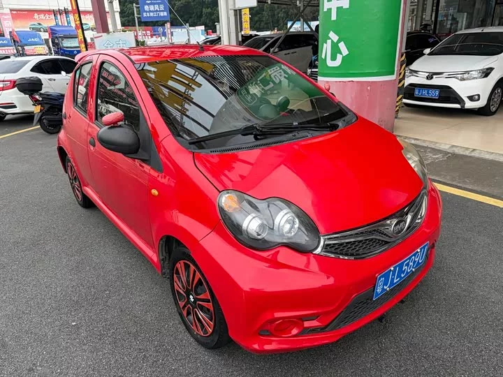 BYD F0