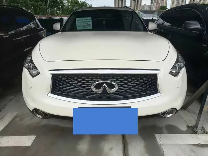 Infiniti QX70