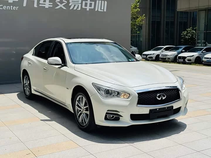 Infiniti Q50L