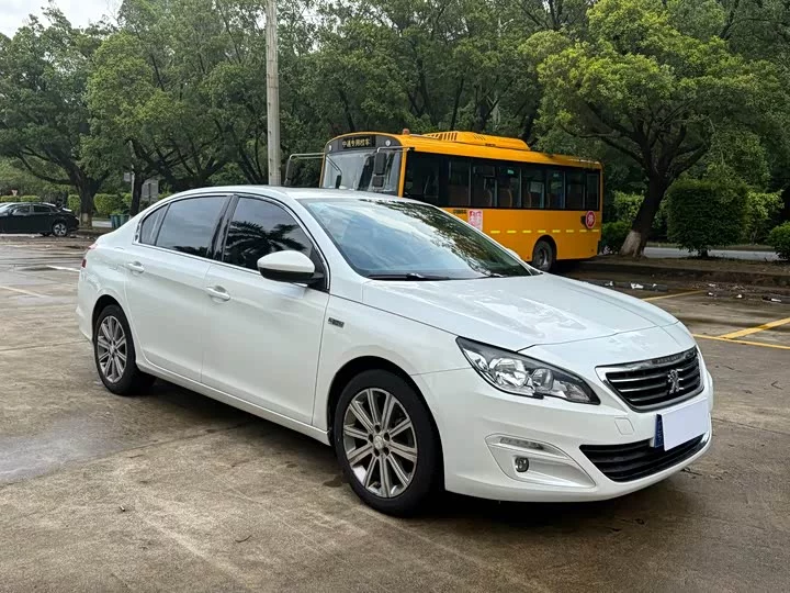 Peugeot 408