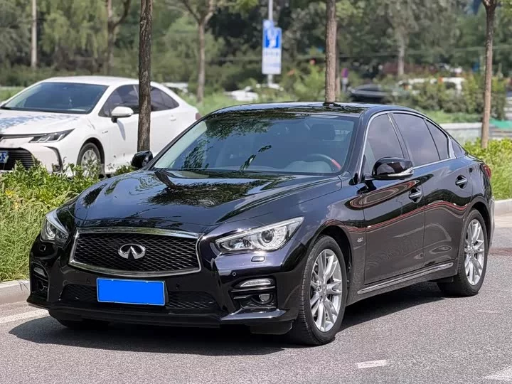 Infiniti Q50L