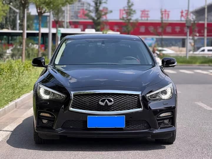 Infiniti Q50L