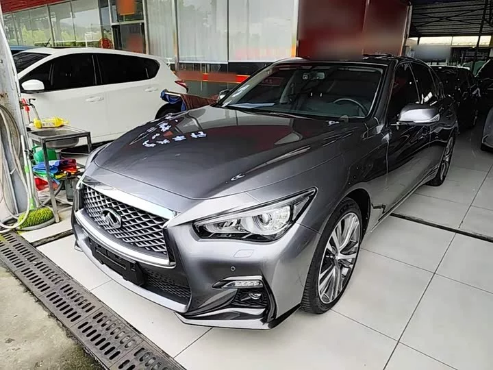 Infiniti Q50L