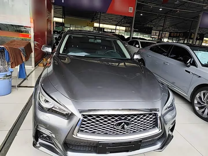 Infiniti Q50L