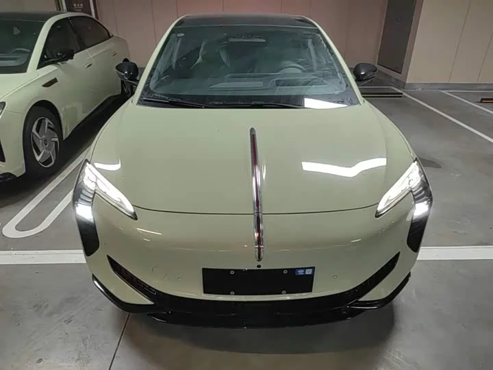 Hongqi EH7