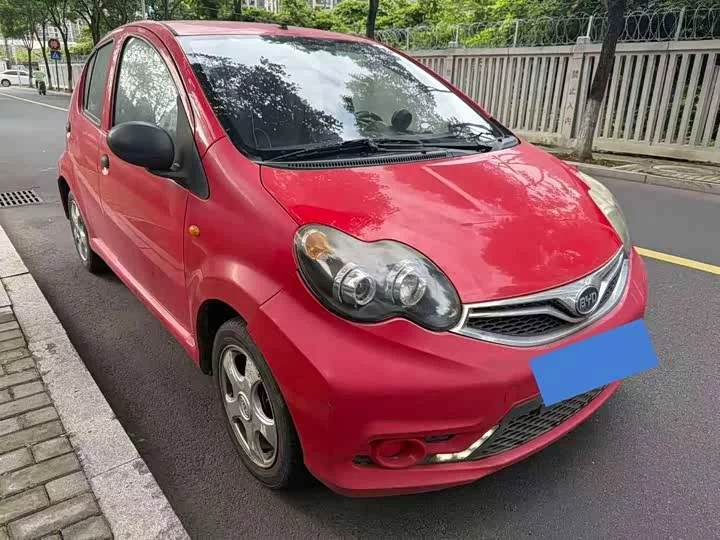 BYD F0