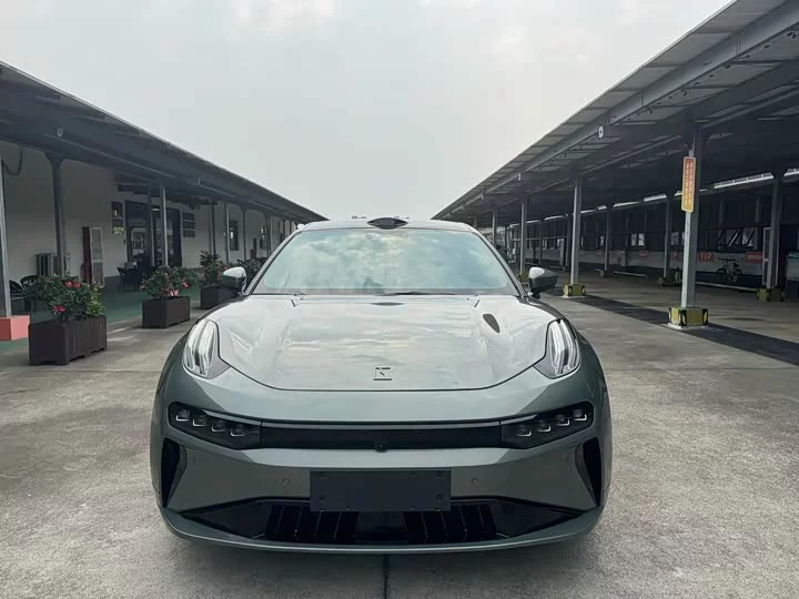 ZEEKR 001