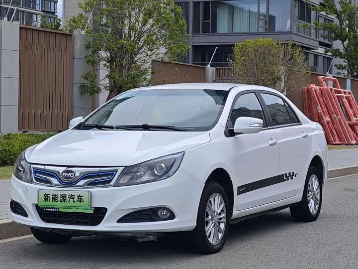 BYD e5