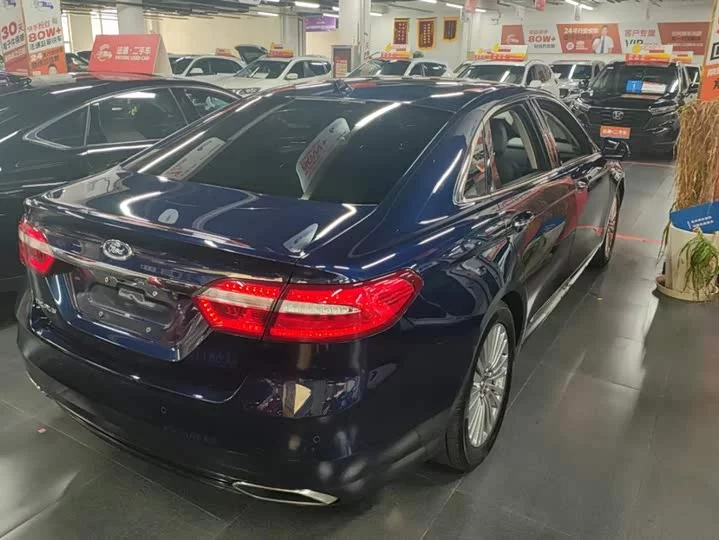 Ford Taurus