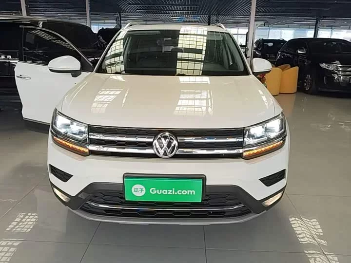 Volkswagen Tharu