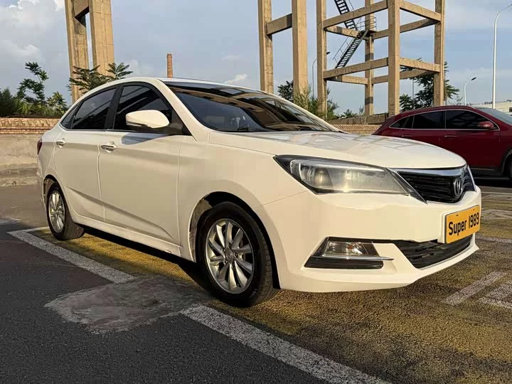 Changan Yuexiang V7