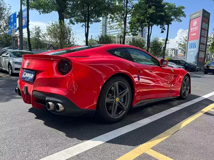 ferrari F12berlinetta