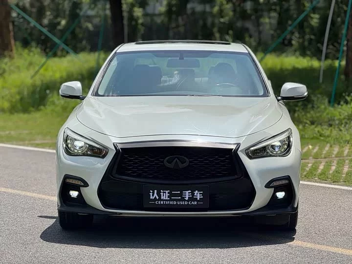 Infiniti Q50L