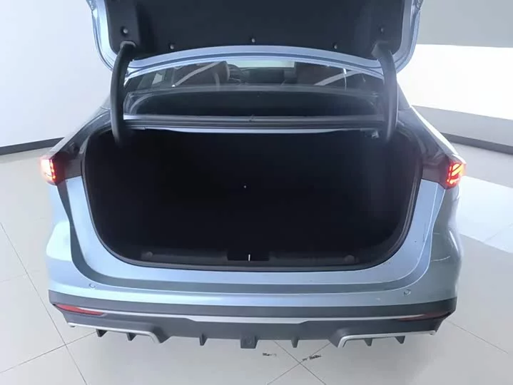 Geely Galaxy L6