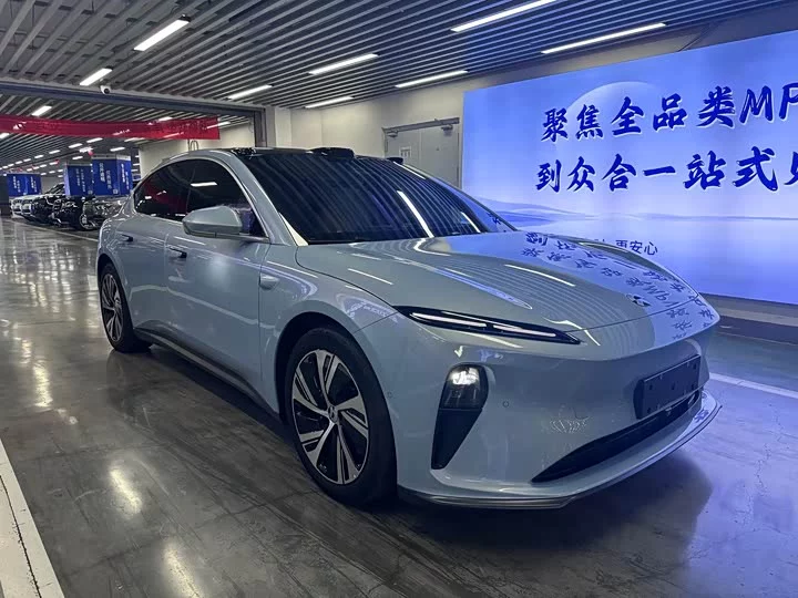 NIO ET5