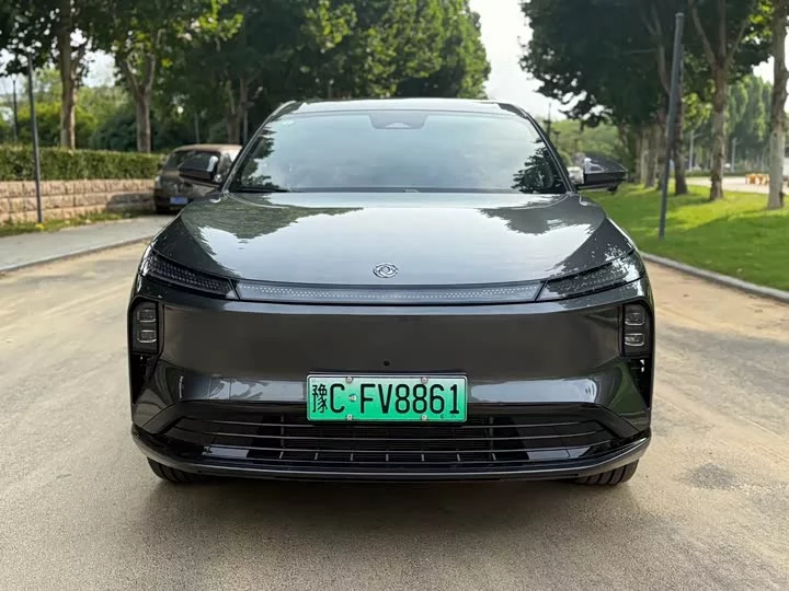 Dongfeng L8