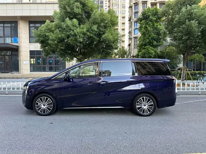 GAC Trumpchi E8 PHEV