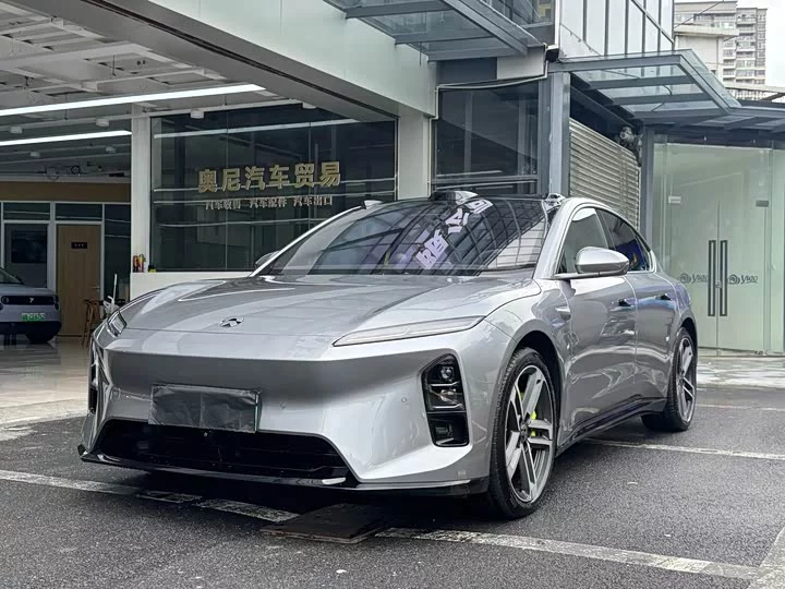 NIO ET5