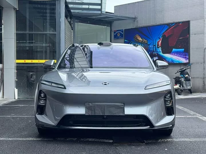NIO ET5