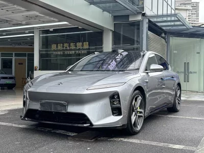 NIO ET5
