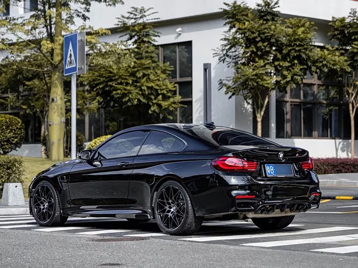 BMW M4