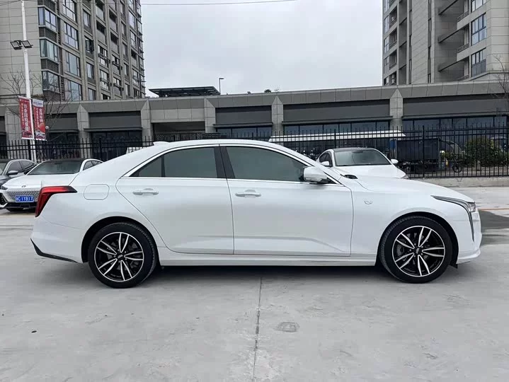 Cadillac CT4