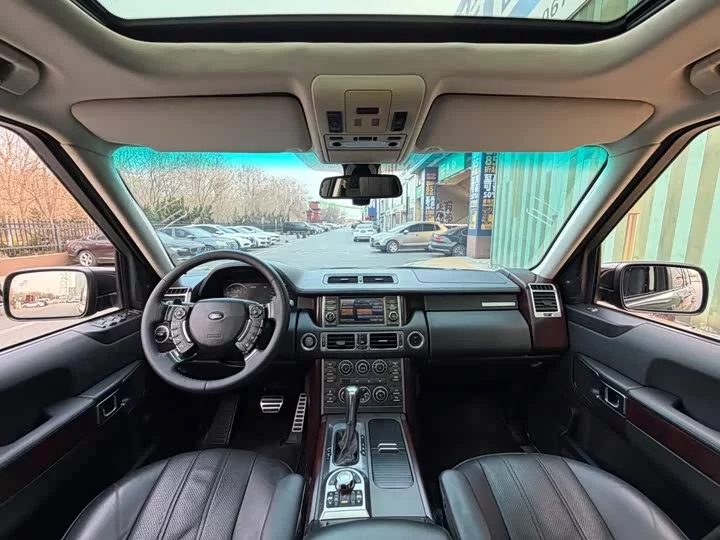 Land Rover range rover